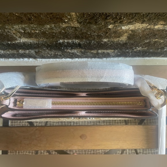 NWT MICHAEL KORS Trisha logo crossbody bag in pink - Picture 8 of 16